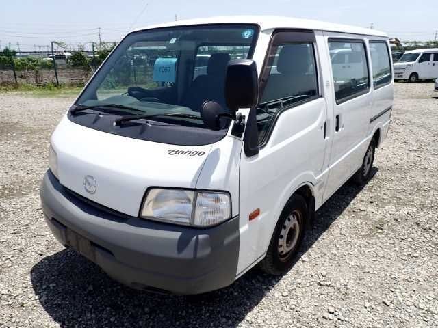 1067 MAZDA BONGO VAN 2014 г. (ORIX Kobe Nyusatsu)